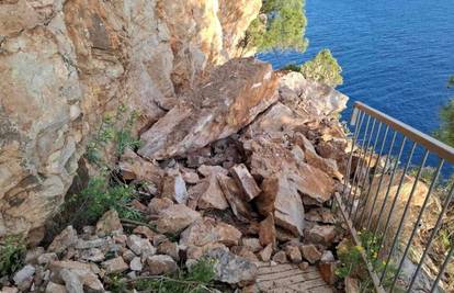 Strašne scene kod Dubrovnika: Odlomile se gromade kamenja i zatrpale put ka popularnoj plaži