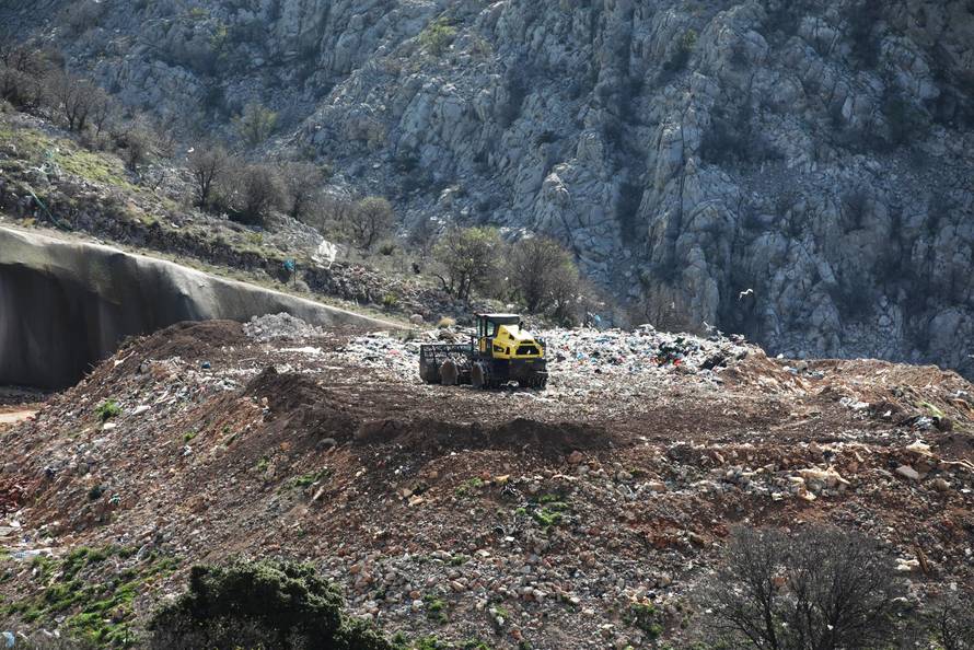 24SATA Sveti Juraj: Odlagalište otpada u sklopu Parka prirode Velebit