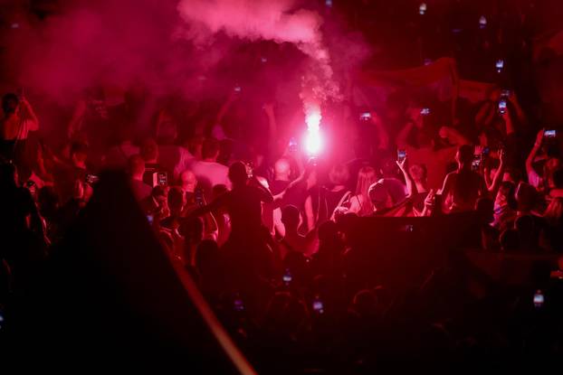 Zagreb: Euforija i bakljada na koncertu Marka Perkovića Thompsona