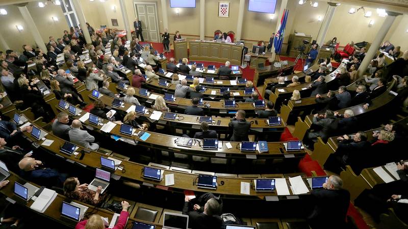 Oporba napustila sjednicu zagrebačke skupštine: Vladajući sami izglasali skuplji zakup