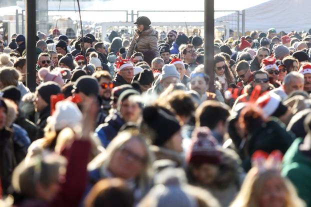 Doček Nove godine u podne u centru Fužina