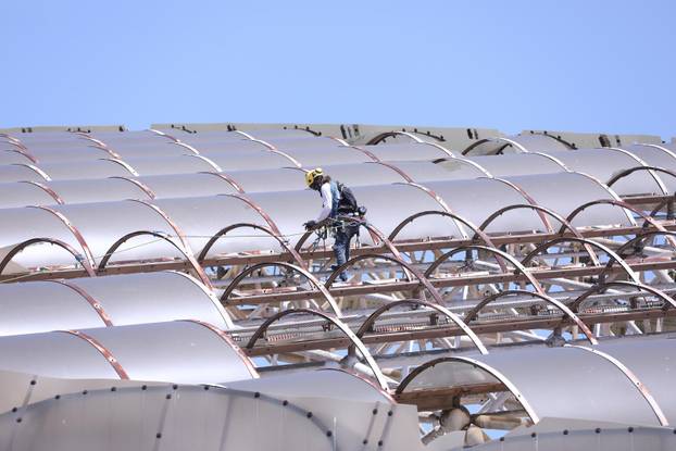 Split: Uklanjanje opasnih dijelova krova stadiona Poljud