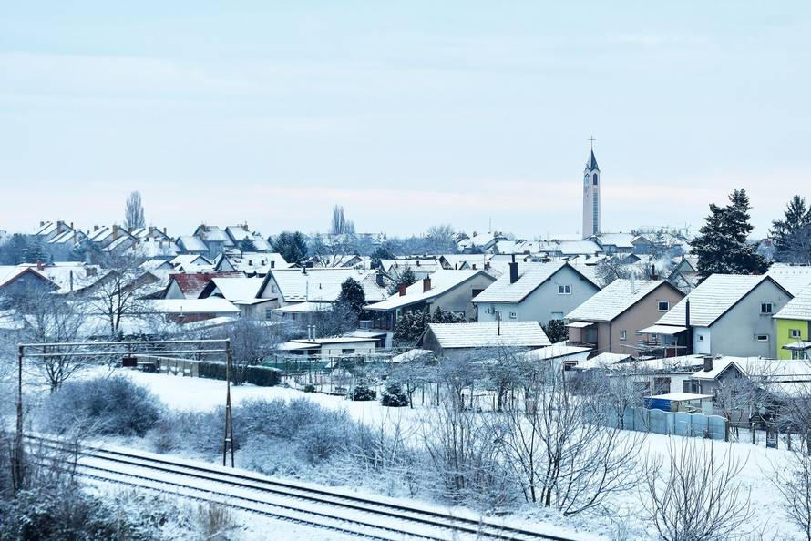 Hladno jutro u Čakovcu prekrivenom snijegom