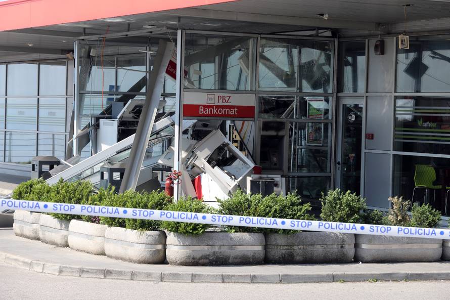 Eksplozija probudila Riječane: Razbojnici raznijeli bankomate