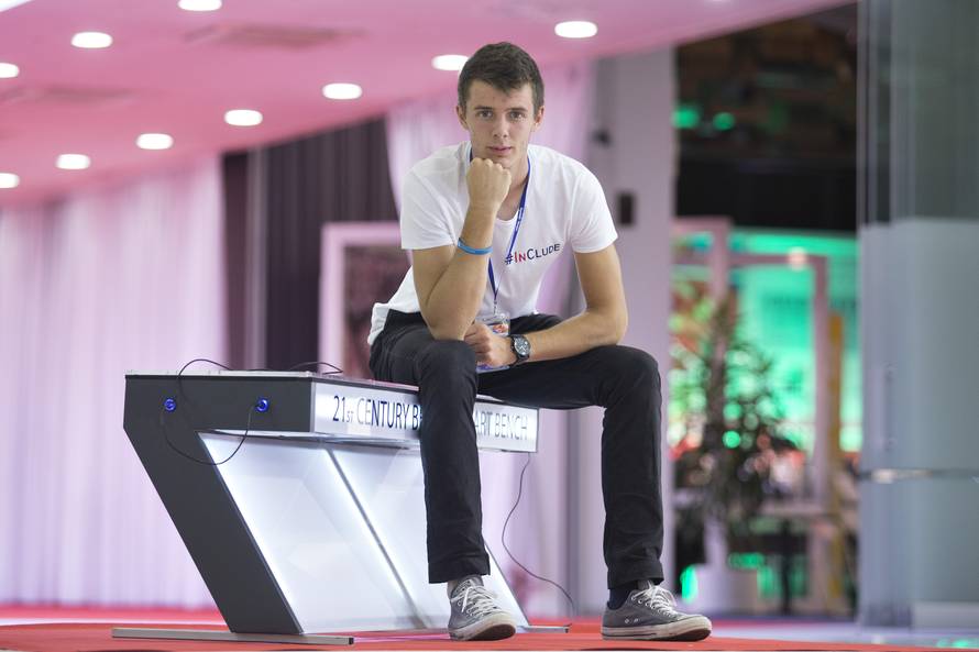 Pametne klupe ruše rekorde: U šest dana skupili 1,2 mil. eura