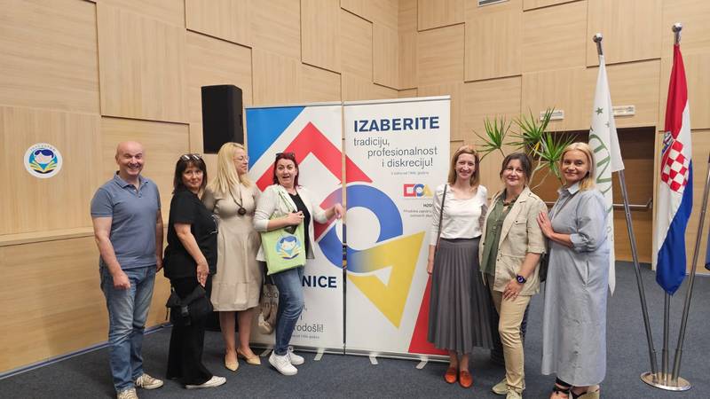 Učitelji iz regije u Vodicama, oni iz Srbije nam kažu: Ignorira nas vlast, veće plaće imaju u C. Gori 12 konferencija2