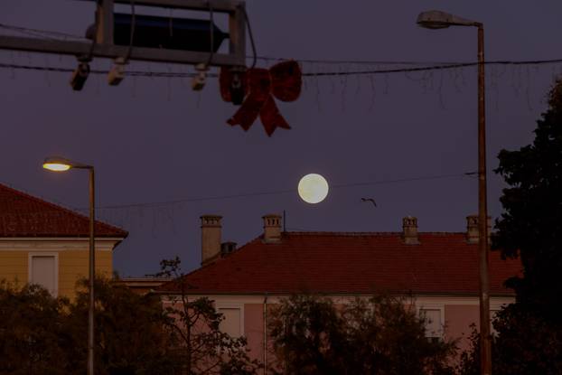 Zadar: Puni mjesec nad Zadrom