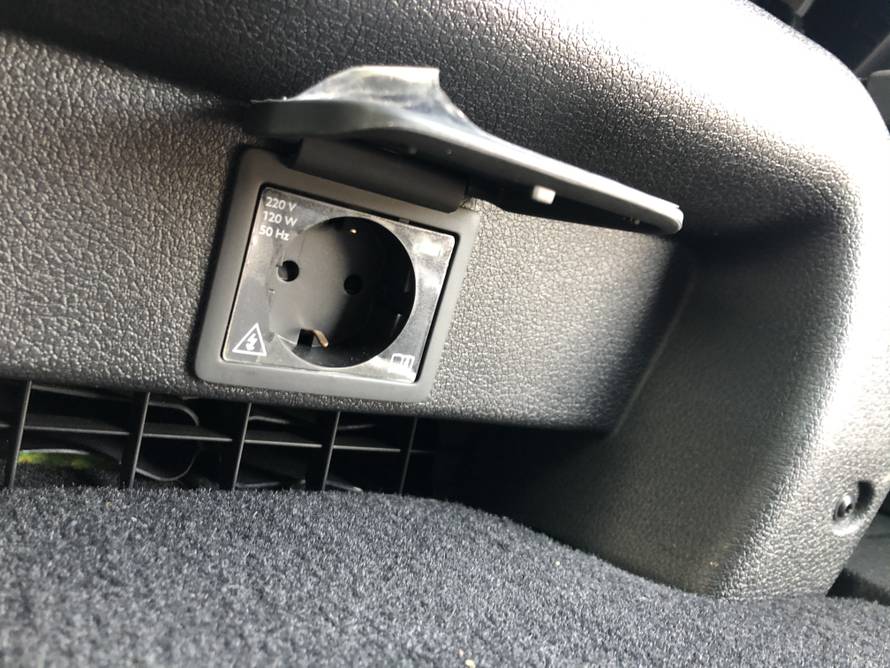 Testirali smo Zafiru koja je sada kombi, ali bolja  nego ikad