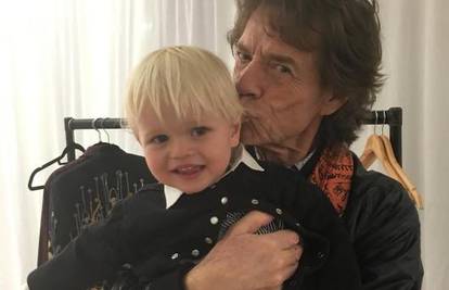 S djedom nema dosade: Jagger je unuku pjevao u kabini aviona