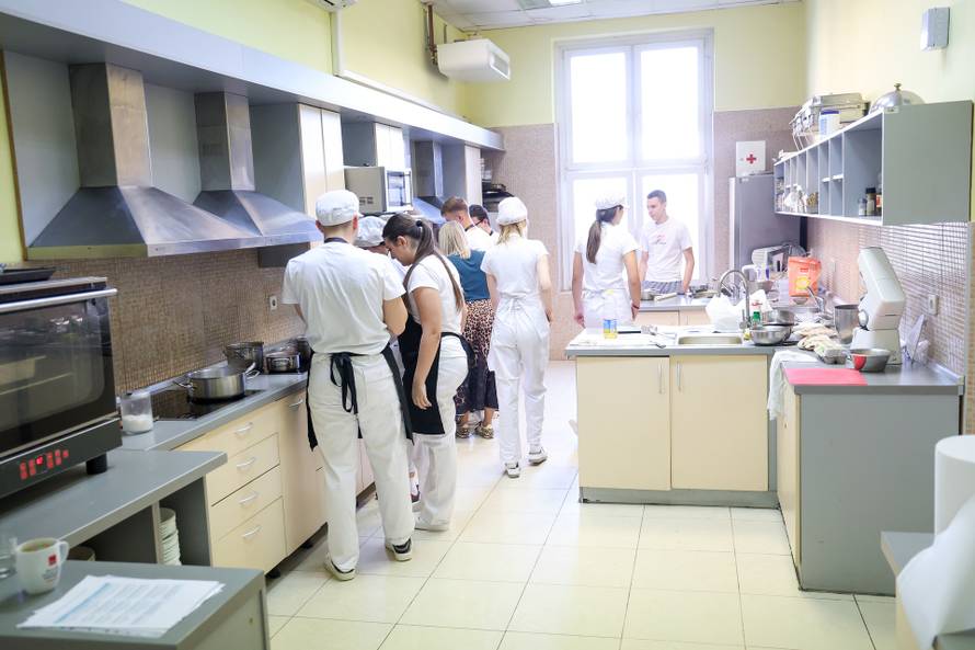 24SATA Srednja škola August Šenoa u Bjelovaru