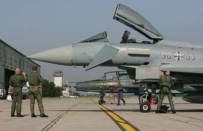 Borbeni zrakoplovi 'Eurofighter' donijeli bi prednost Ukrajincima i znatno su skuplji od Rafalea