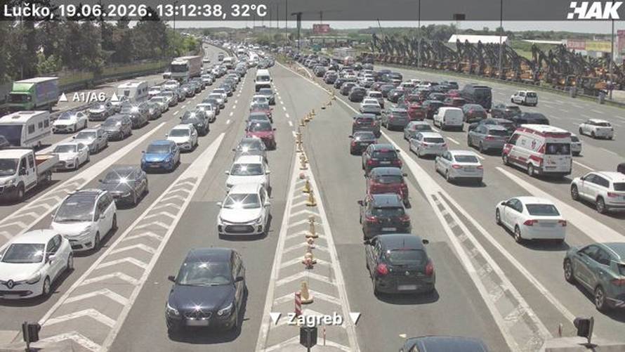 FOTO Skratili petak i požurili na produženi vikend: Ogromna gužva kod Lučkog prema moru