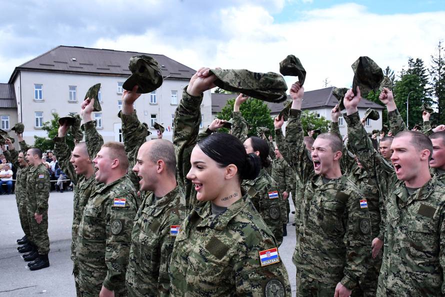 Detalji vojnog roka: Bit će u tri vojarne, a plaća je 1100 eura