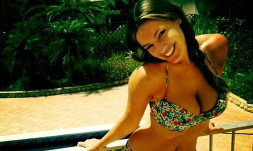 Hvala joj! Zaigrana Kelly Brook objavila seksi 'fotke' u bikiniju