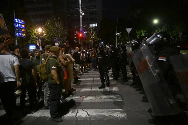 Beograd: Sukob građana i studenata s policijom tijekom prosvijeda