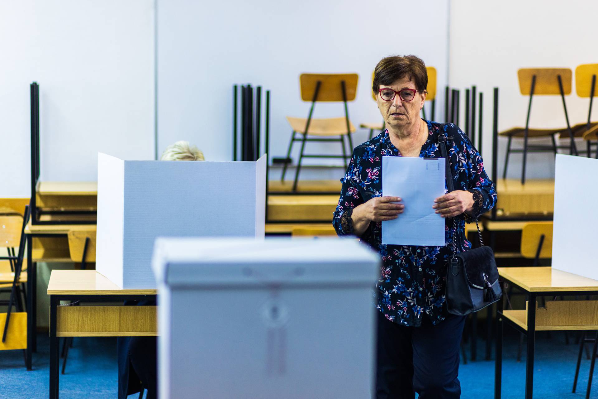 U Mostaru otvorena biračka mjesta za izbore u Hrvatskoj