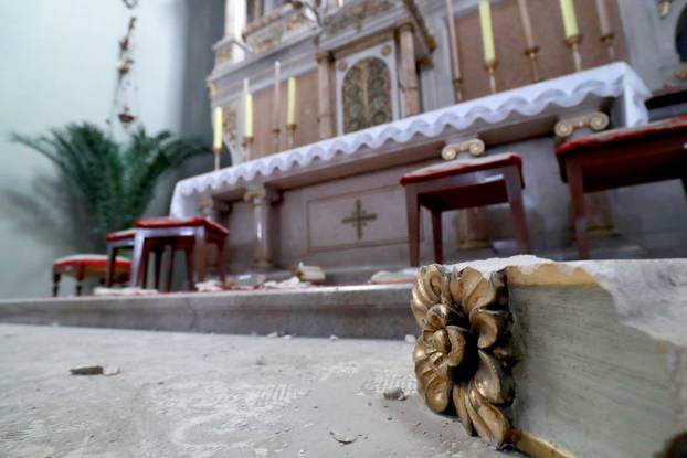 Zagreb: Bazilika Presvetog Srca Isusovog u Palmotićevoj ulici koja je uništena u potresu