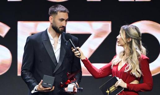 FOTO Jeste li se i vi pitali kakve su to hla&ccaron;e u kojima Beljo prima nagradu? Evo gdje ih nabaviti