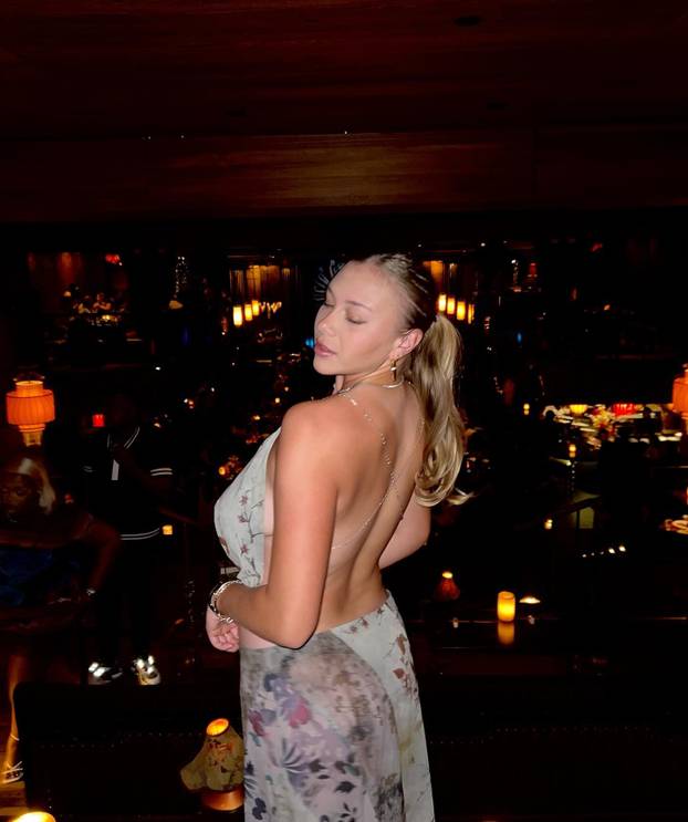 FOTO Kritizirali je zbog grudi. Povukla se, vratila pa rasturila