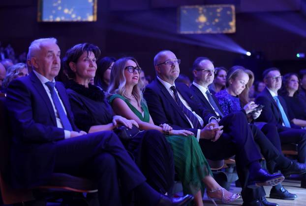 Zagreb: Brojni poznati na Božićnom gala koncertu Croatia osiguranja "Croatia povezana pjesmom" u KD Lisinski