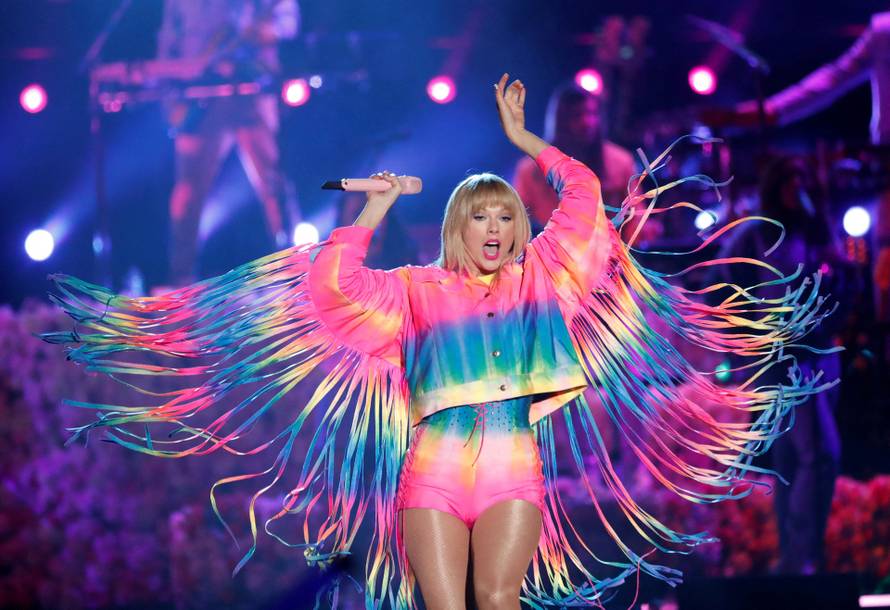 Taylor Swift zapjevala u Brazilu, a na njezin koncert stigla je i obitelj preminule obožavateljice