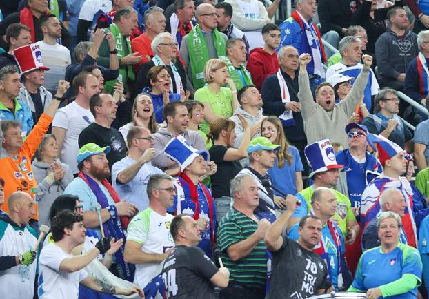 IHF Svjetsko rukometno prvenstvo 2025., Slovenija - Island