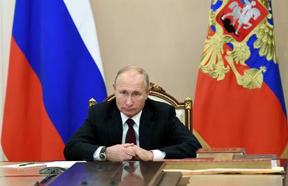 Putin je otpustio tri ministra