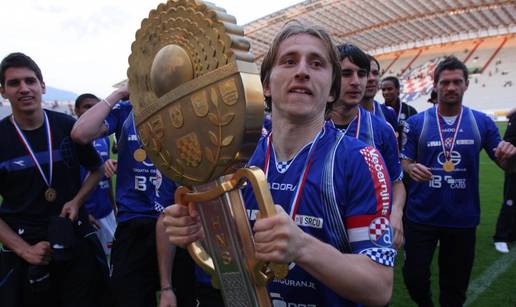 Zvijezda Milana šokirala! Neće dati desetku Modriću, Luka 'iz ormara' vadi legendarni broj