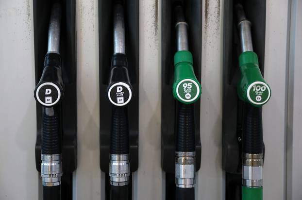 Od ponoći niže cijene goriva na benzinskim postajama 