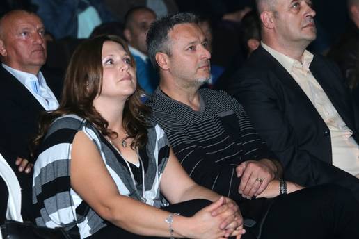 Ponosni roditelji: Thompsonova supruga podijelila fotografije kćeri Dive s maturalne zabave