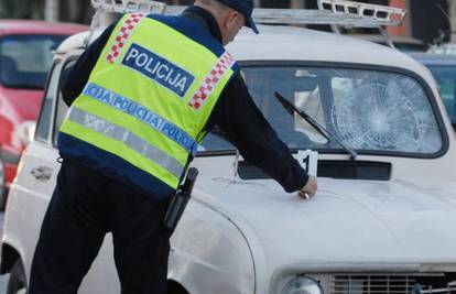 Šibenik: Neoprezni starac ozlijeđen u naletu Renaulta