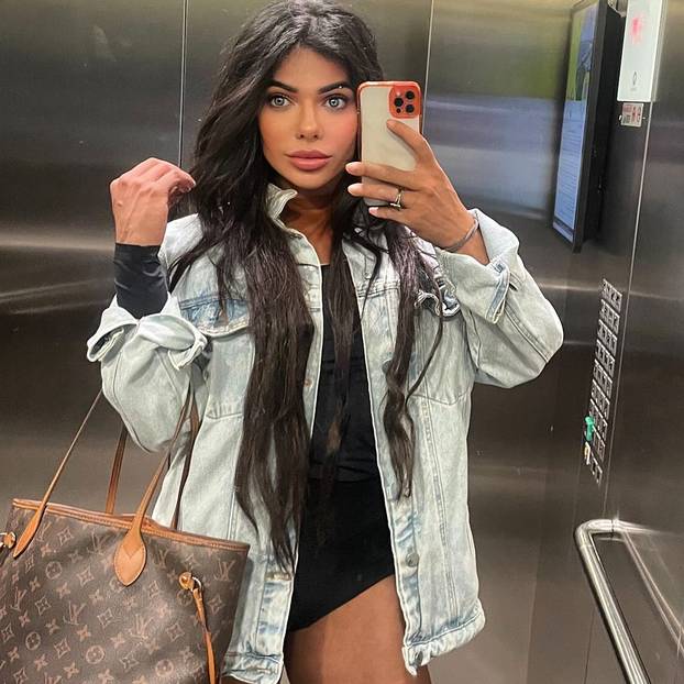 FOTO Gospođa Messi morala je reagirati zbog ovih fotki Miss Bum Bum: 'Valjda je ljubomora'