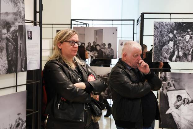 Vukovar: Otvorenje multimedijalne izložbe ratne fotografije "Vukovar 91"