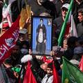 FOTO Suze, tisu&cacute;e ljudi i opro&scaron;taj od voljenog iranskog vo&dstrok;e: Povorka za Alija Hameneija