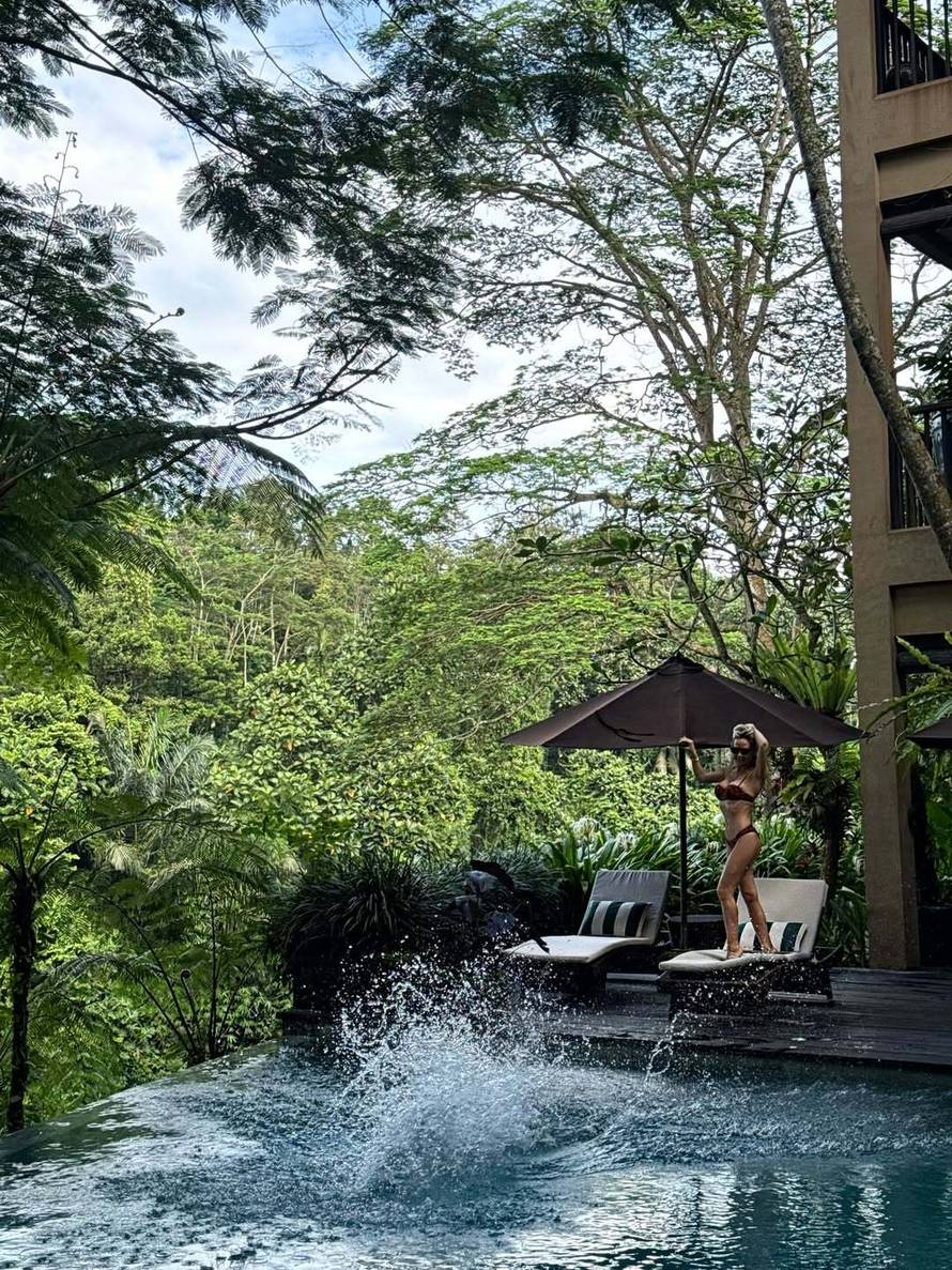 Sve naopačke, pa i Maja Šuput: Mi u kaputima, oni u badiću