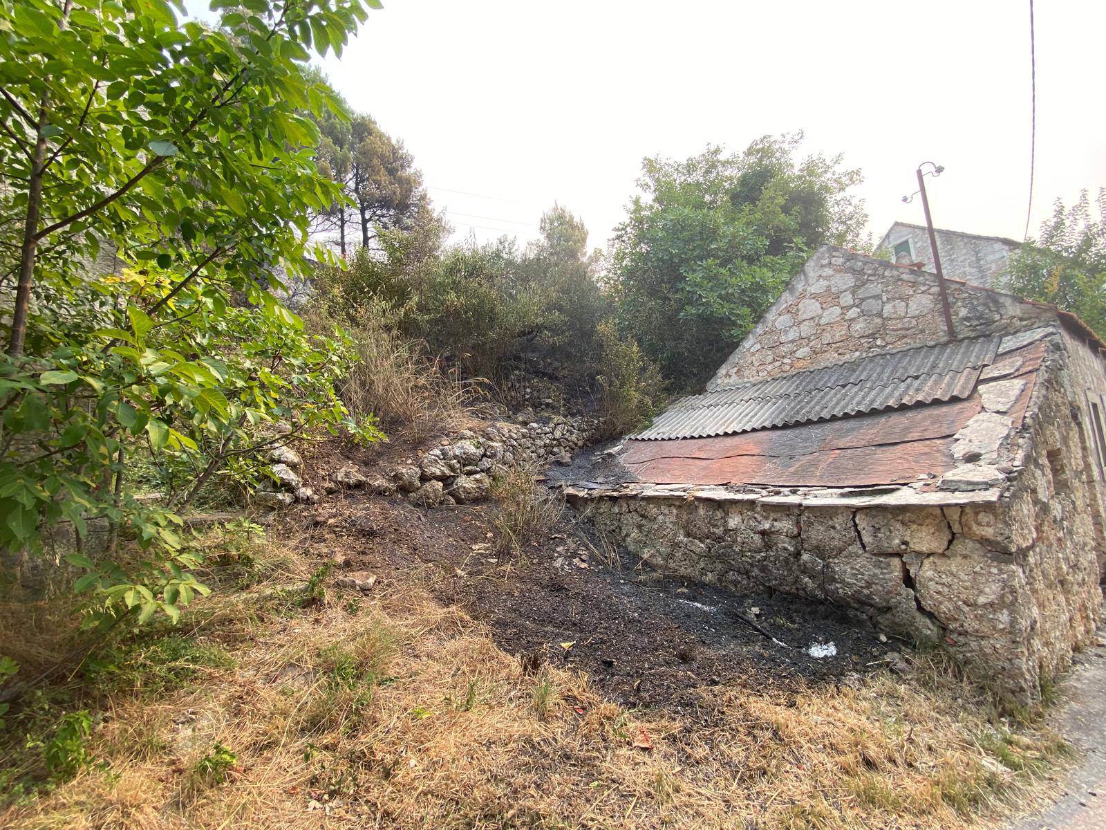 Vatrena linija došla im je do kuća: 'U kesicu sam stavila lijekove i robu  i čekala sudbinu'