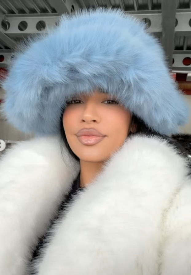 FOTO Ivana Knoll uživala u snježnoj Švicarskoj: Zapalila atmosferu pa uskočila u bazen