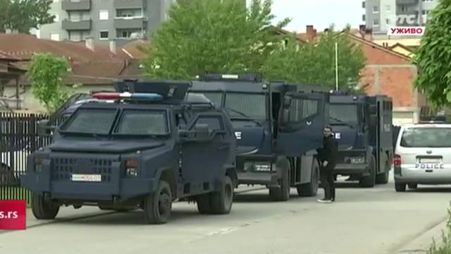 Specijalna policija s 25 vozila i džipova upala na sjever Kosova