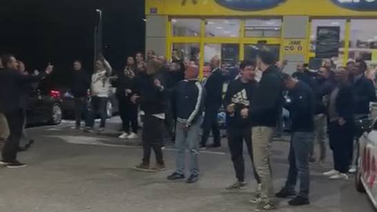 VIDEO Halilović kupuje ekipi pivo, dinamovci zaustavili bus na odmorištu kako bi slavili...