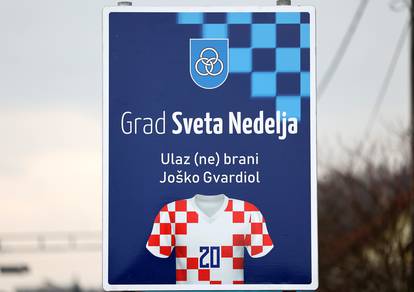 Sveta Nedelja postavila table s porukom o Jošku Gvardiolu