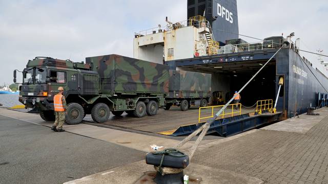 Loading of Patriot weapon system for German-Finnish exercise