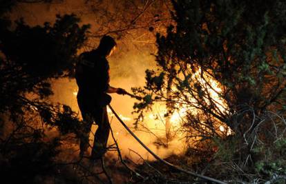 Požar pokraj Skradina i dalje gase, ostali požari su ugašeni