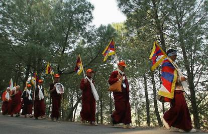 60 svećenika u zatvoru jer su demonstrirali u Tibetu 
