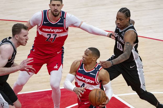 NBA: San Antonio Spurs at Washington Wizards