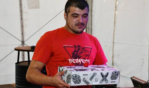 FOTO Znoj je tekao u potocima: An&dstrok;elko pojeo najlju&cacute;e papri&ccaron;ice u Slavonskom Brodu