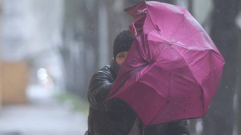 POGORŠANJE Crveni alarm za dio zemlje: Evo gdje će puhati i do 165 kilometara na sat!