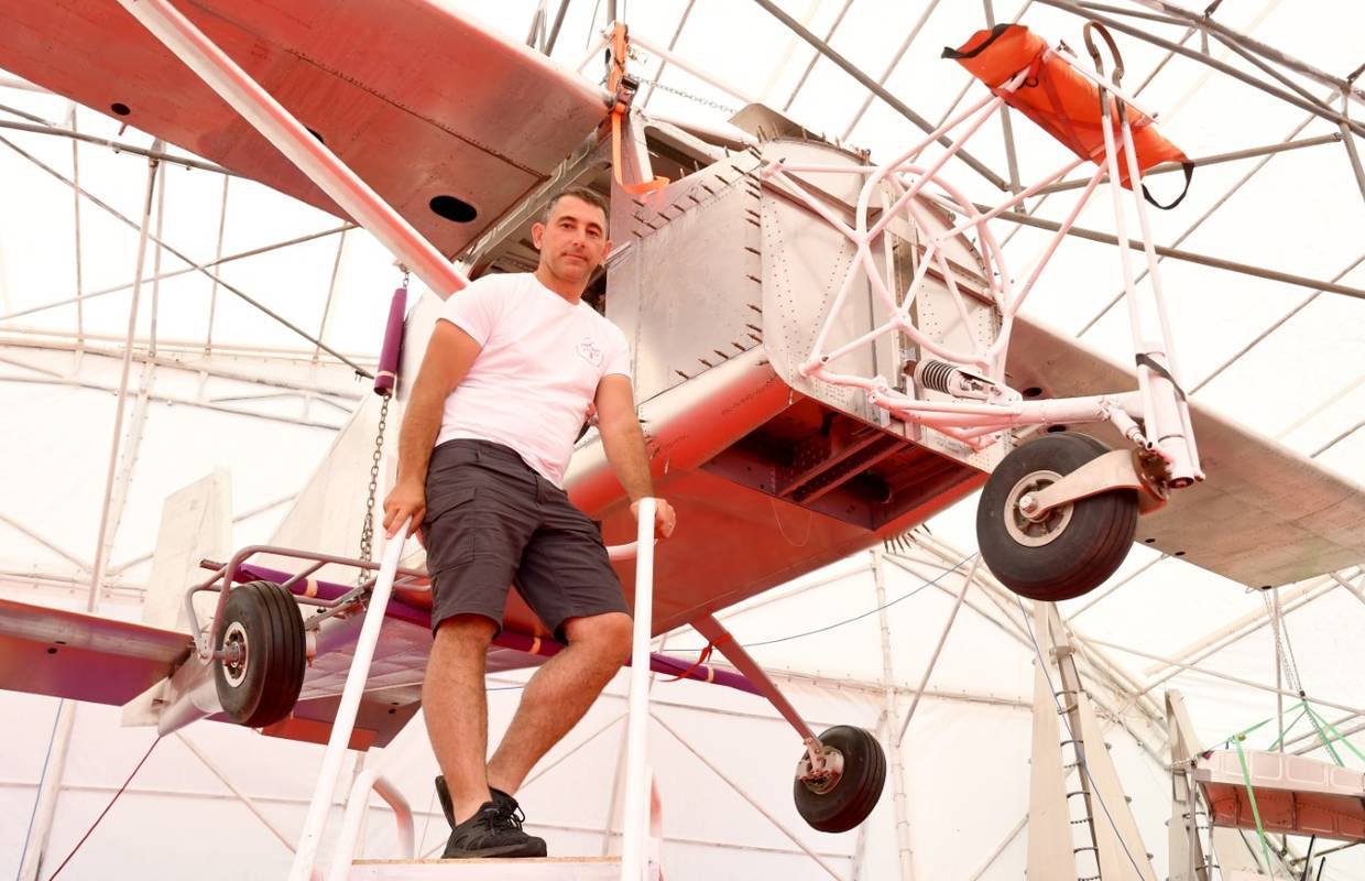 'Gradimo prvi hrvatski avion, iz njega ćemo skakati, snimati, a može prevoziti i unesrećene'