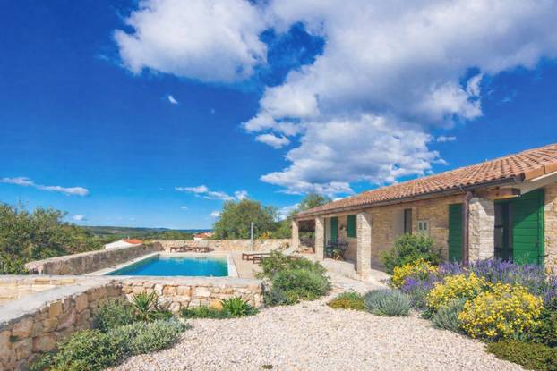 FOTO Prije i poslije: Od stare ruševine uz Vransko jezero smo napravili divnu turističku oazu