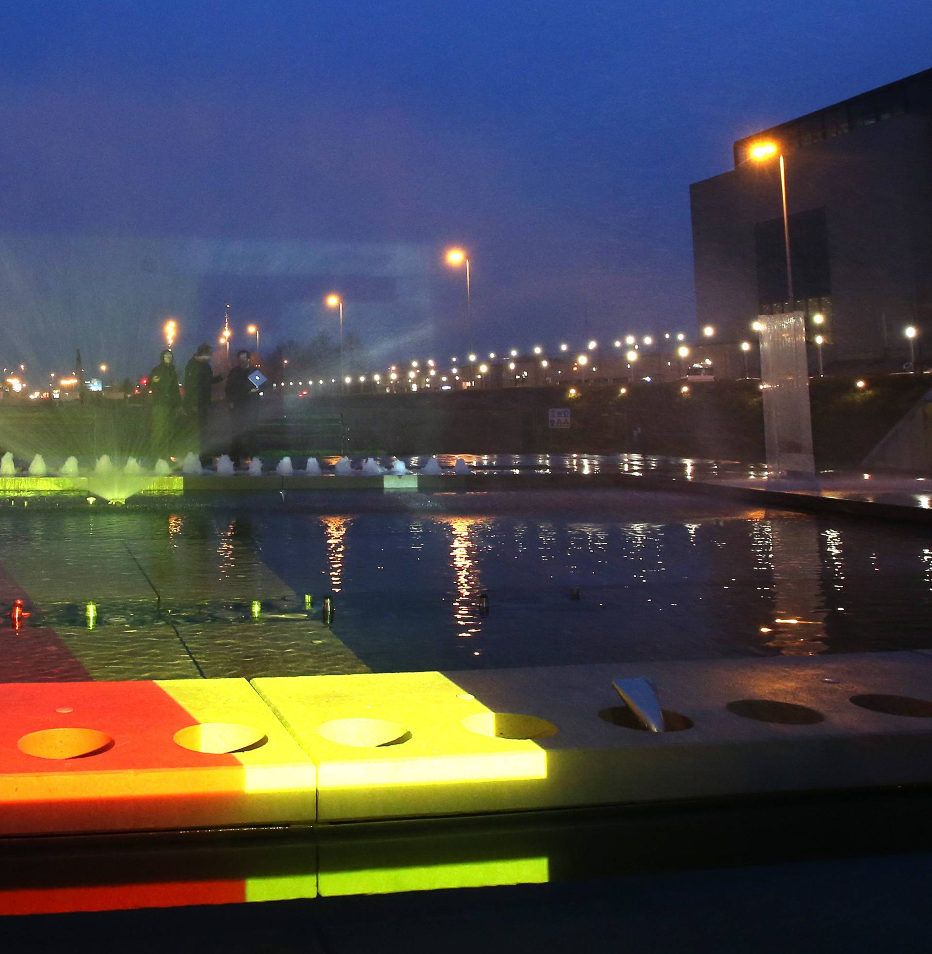 Zagrebačke fontane zasvijetlile su u bojama belgijske zastave