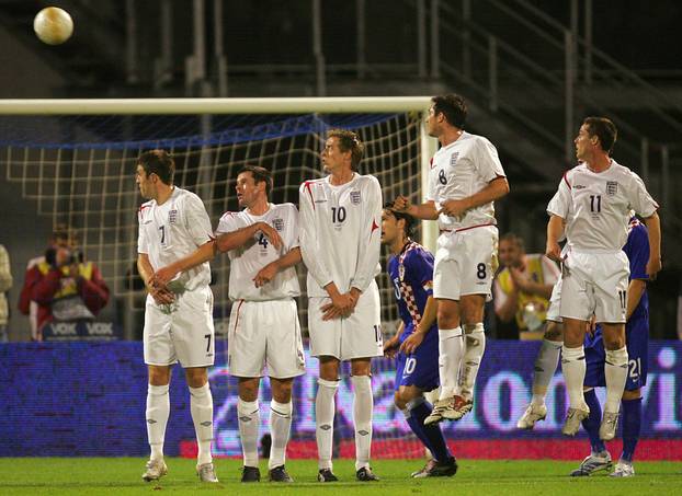 ARHIVA - 2006. Zagreb: Vatreni i "maksimirska krtica" srušili su Englesku 